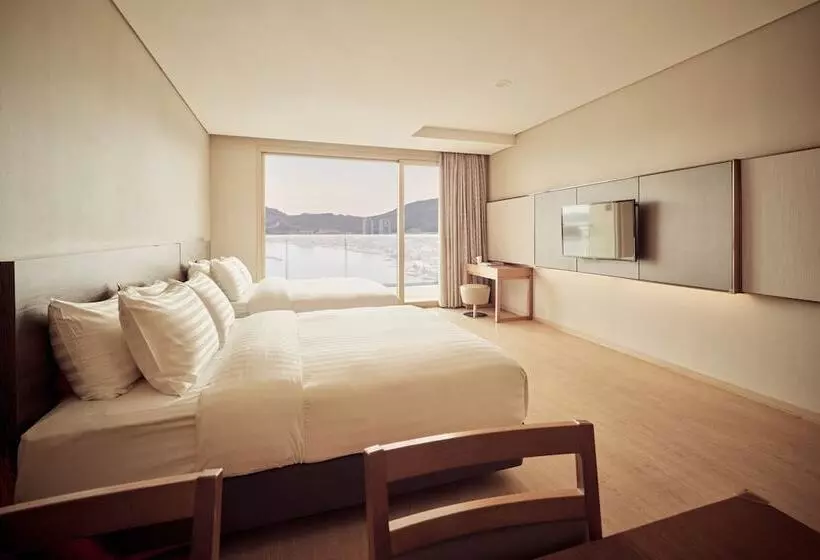 Perhehuone, Sono Calm Geoje