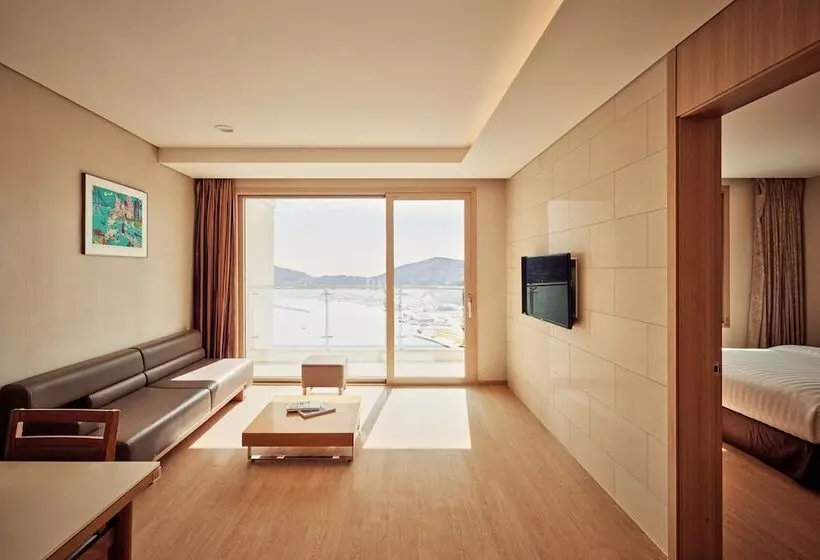 Sviitti Näkymä, Sono Calm Geoje