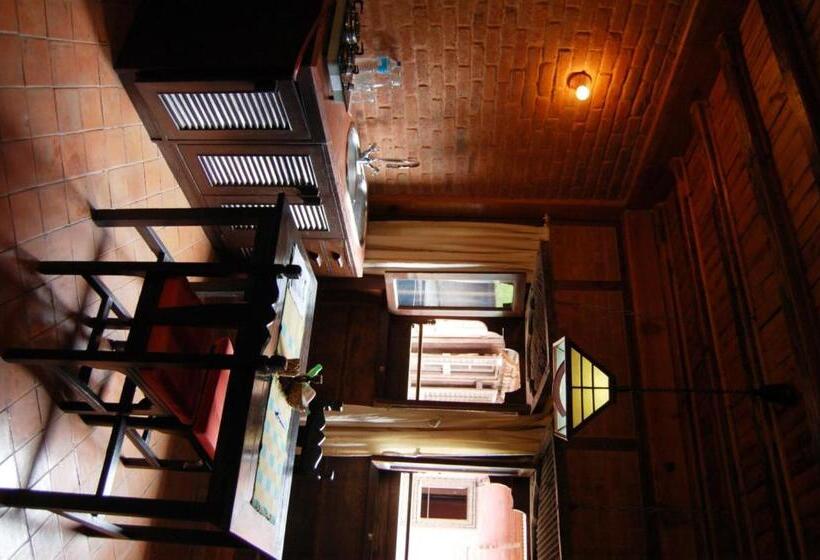 اتاق لوکس, World Heritage Hotel And Apartments