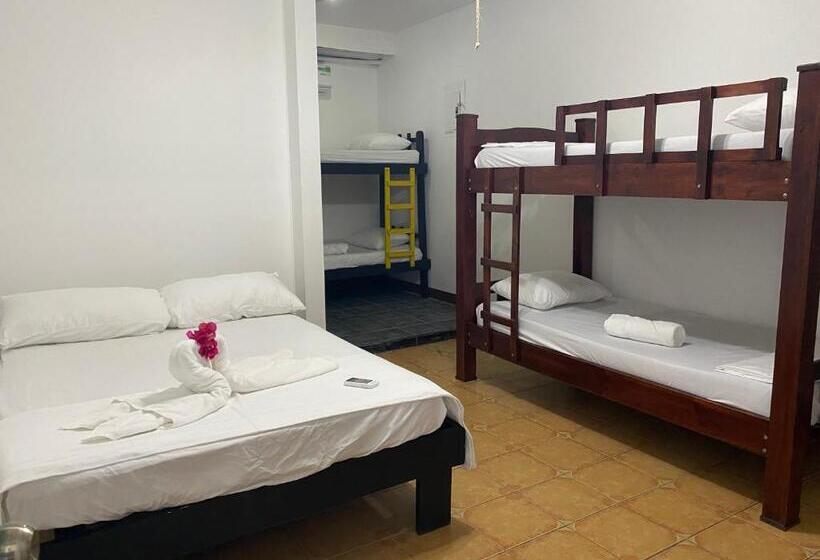 اتاق خانوادگی, La Hacienda Rooms & Food