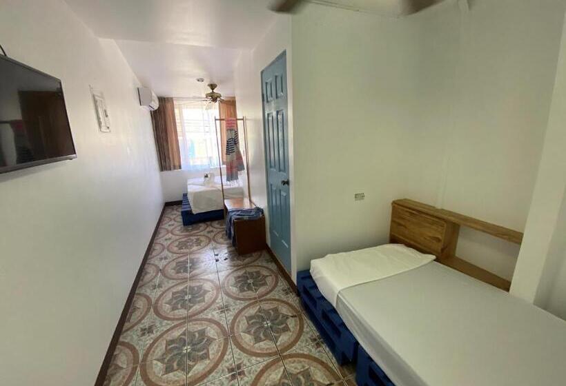 اتاق استاندارد سه نفره, La Hacienda Rooms & Food