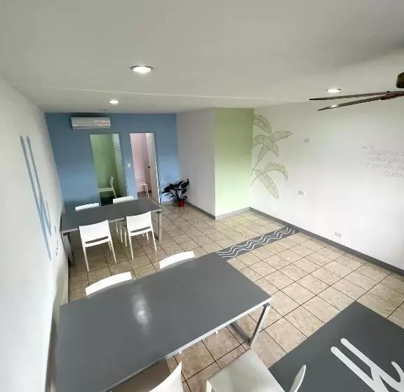 スタンダード４人部屋, La Hacienda Rooms & Food