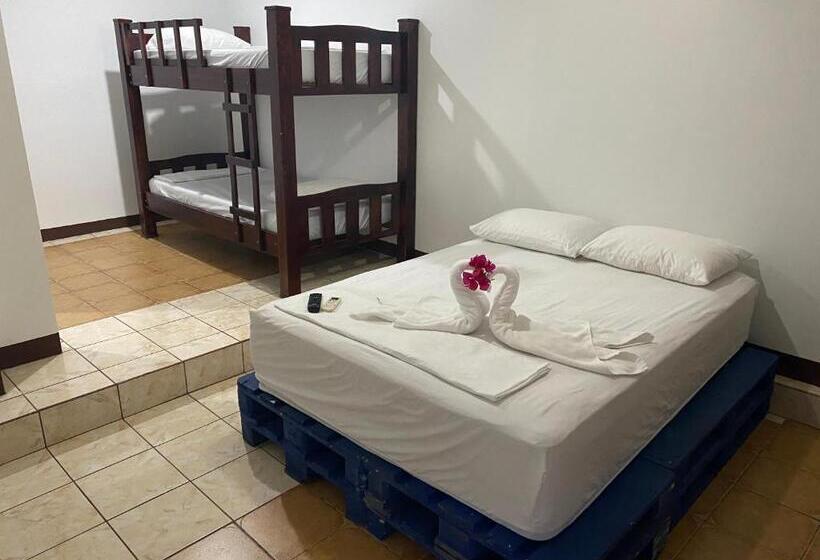 اتاق کلاسیک چهارنفره, La Hacienda Rooms & Food