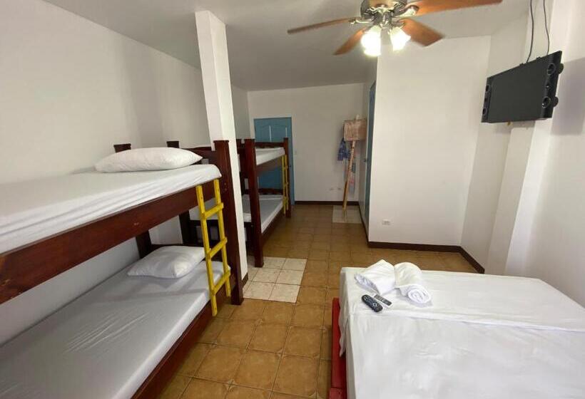 اتاق خانوادگی, La Hacienda Rooms & Food