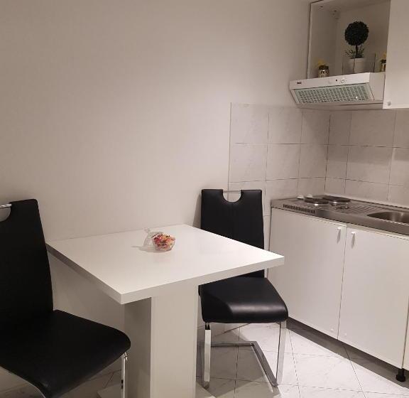 شقة غرفة واحدة, Apartments Minerva