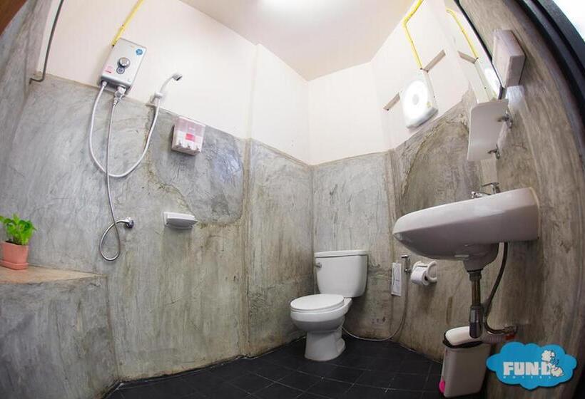 四人标准间, Fun D Hostel Chiang Rai
