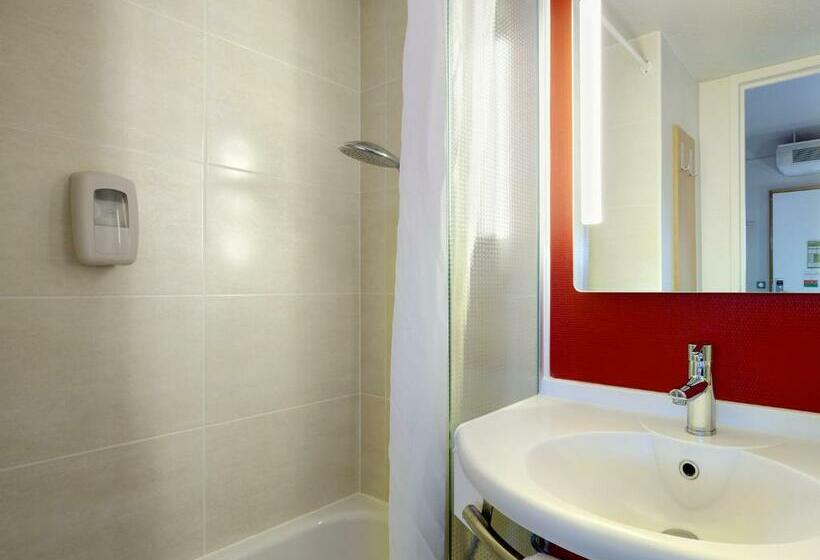 Номер Стандарт, B&B Hotel La Rochelle Angoulins