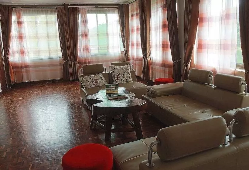 سوییت خانوادگی, Bunyonyi Safaris Resort
