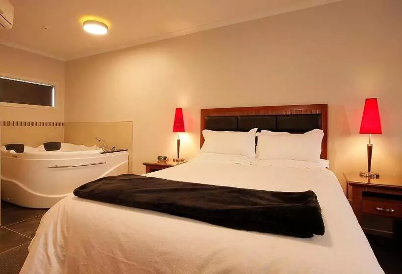 استودیوی استاندارد, City Corporate Motor Inn