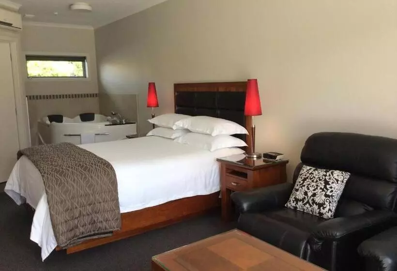 استودیوی استاندارد, City Corporate Motor Inn