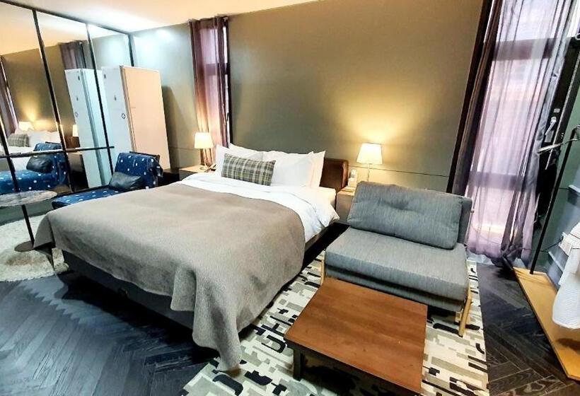 Cameră Deluxe, Js Boutique