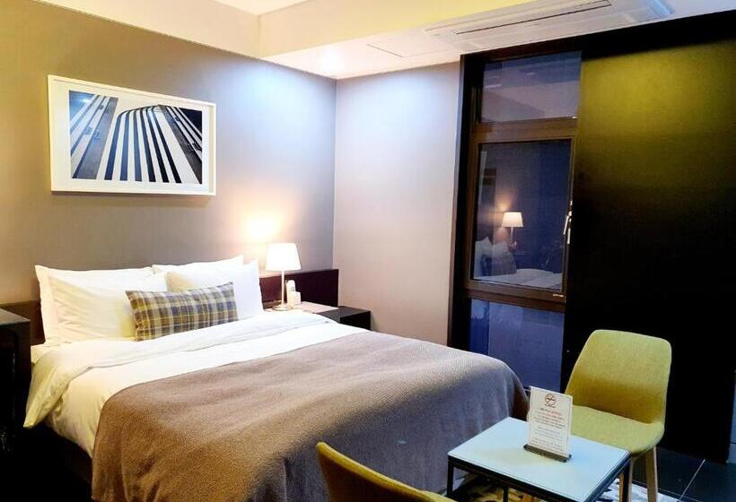 Cameră Standard, Js Boutique