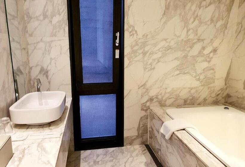 اتاق پنت هاوس, Js Boutique