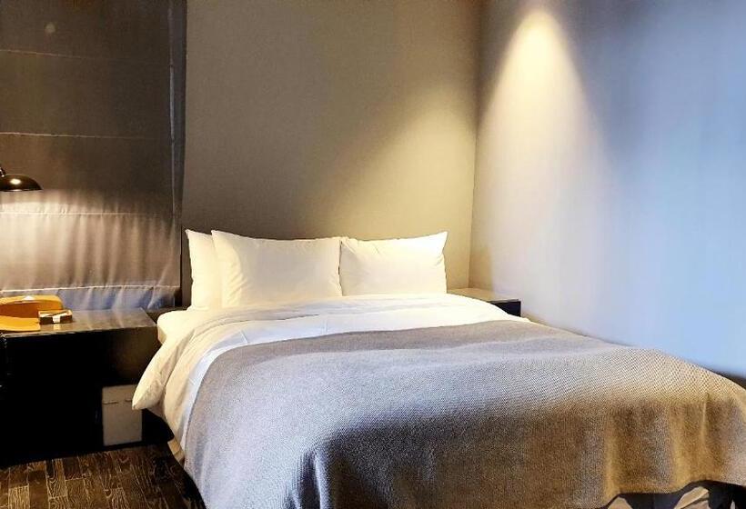 Cameră Superioară, Js Boutique