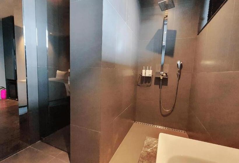 Cameră Superioară, Js Boutique