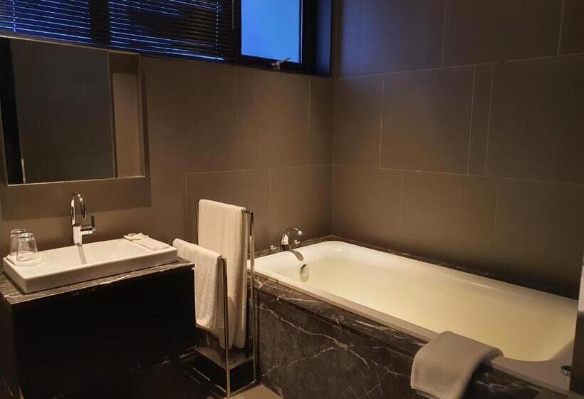 اتاق سوپریور, Js Boutique
