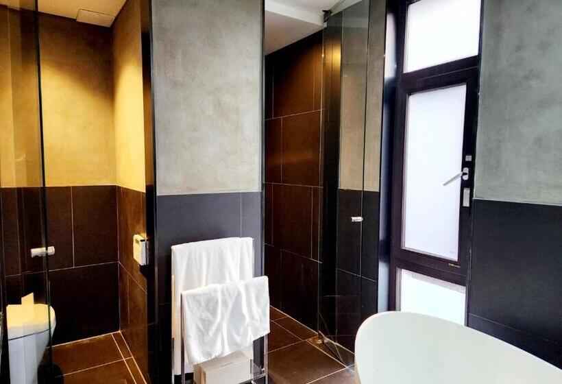 اتاق لوکس, Js Boutique