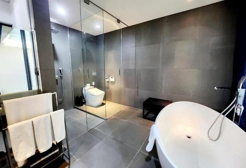 Cameră Standard, Js Boutique