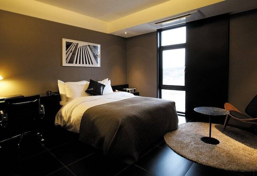 Cameră Standard, Js Boutique