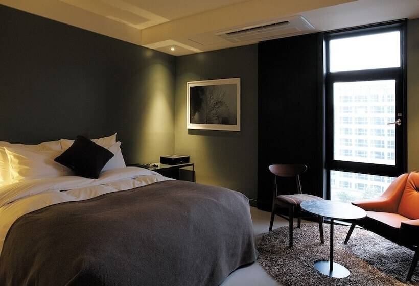 Cameră Standard, Js Boutique