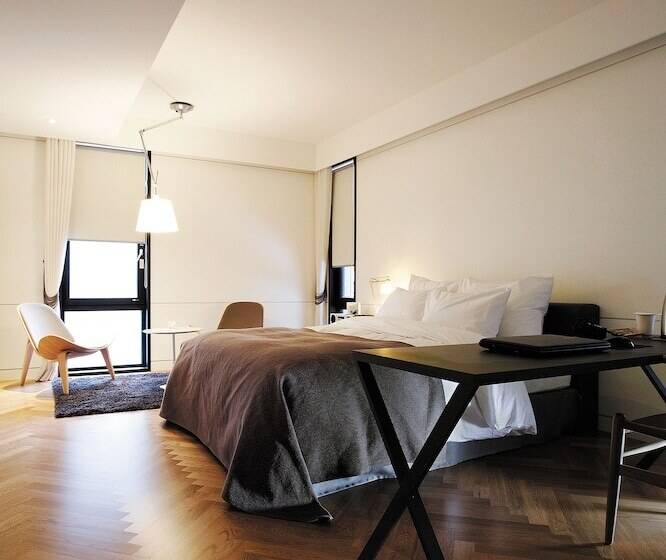 Cameră Deluxe, Js Boutique