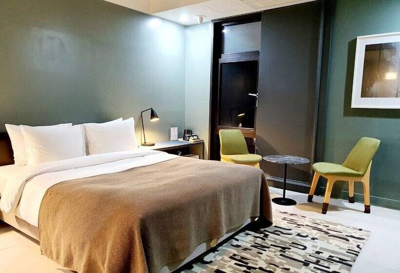 Cameră Standard, Js Boutique