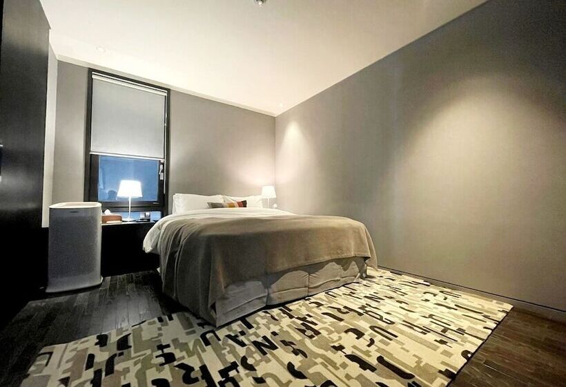 Cameră Superioară, Js Boutique