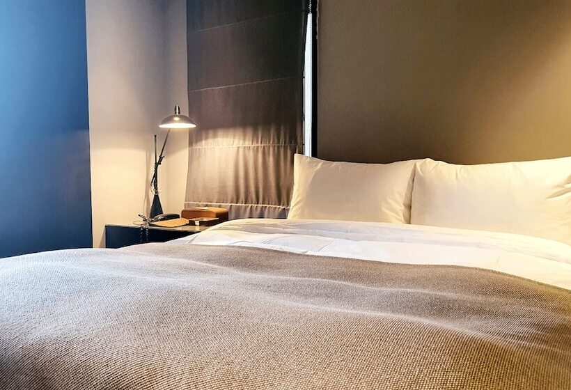 Cameră Superioară, Js Boutique