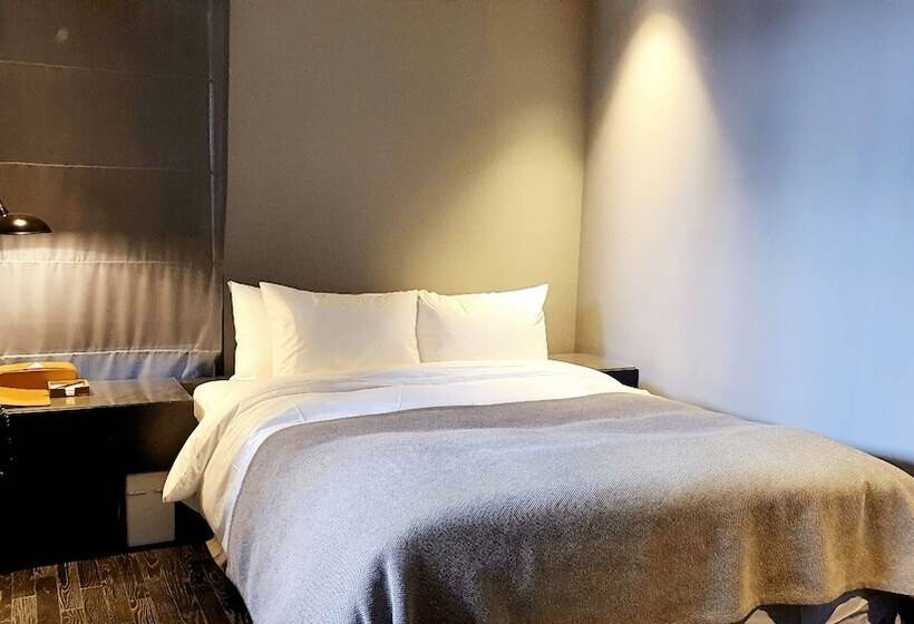 Cameră Superioară, Js Boutique