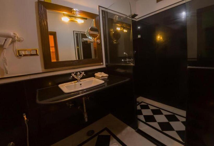 デラックスルーム, Pleasant Haveli   Only Adults