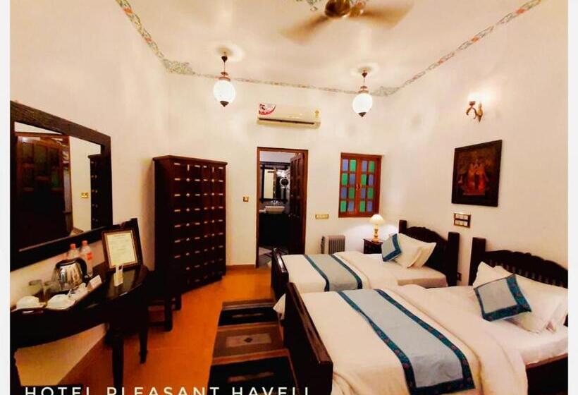 スタンダードトリプルルーム, Pleasant Haveli   Only Adults