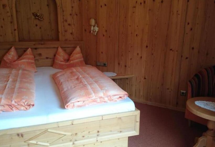 חדר אקזקיוטיב, Motel Zum Schweizerbartl