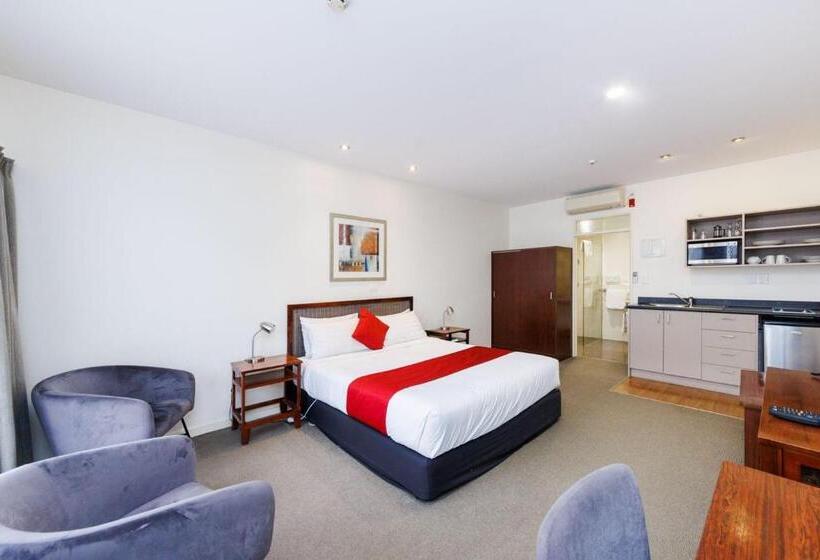 标准工作室, Fitzherbert Regency Motor Lodge