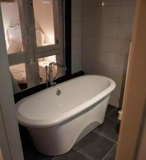 اتاق استاندارد, Chambre Le Hupsa Pfannala