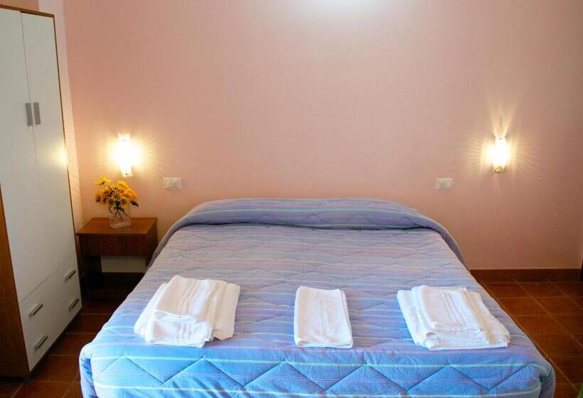 Четырехместный Номер Стандарт, Porta Pantalica