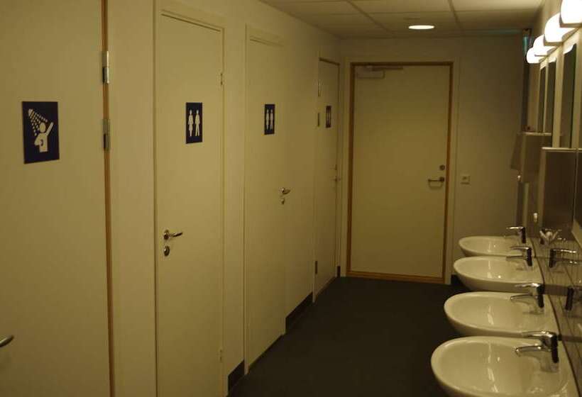 带共用浴室的标准房间, Spoton Hostel & Sportsbar