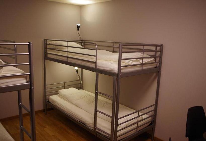 经济四人间 - 带共用浴室, Spoton Hostel & Sportsbar