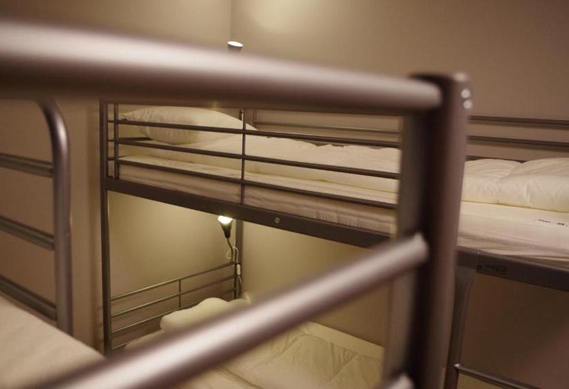 经济四人间 - 带共用浴室, Spoton Hostel & Sportsbar