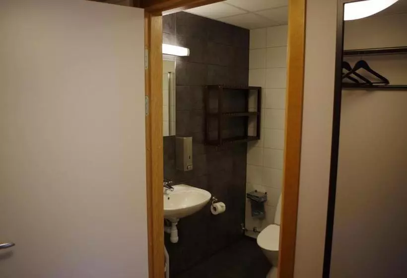 デラックスの４人部屋, Spoton Hostel & Sportsbar
