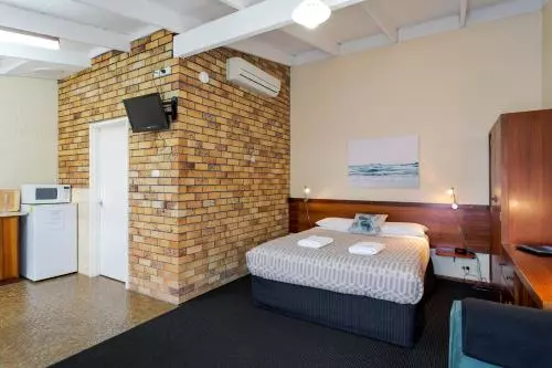 استودیوی استاندارد, Albany Holiday Units