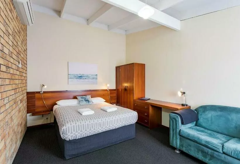 استودیوی استاندارد, Albany Holiday Units