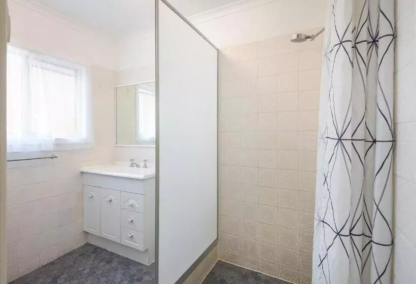 تختخواب در اتاق مشترک, Albany Holiday Units