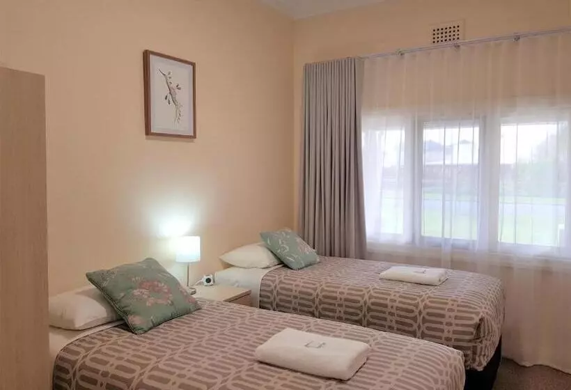 تختخواب در اتاق مشترک, Albany Holiday Units
