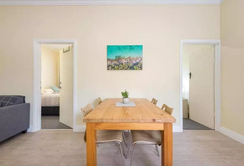 تختخواب در اتاق مشترک, Albany Holiday Units