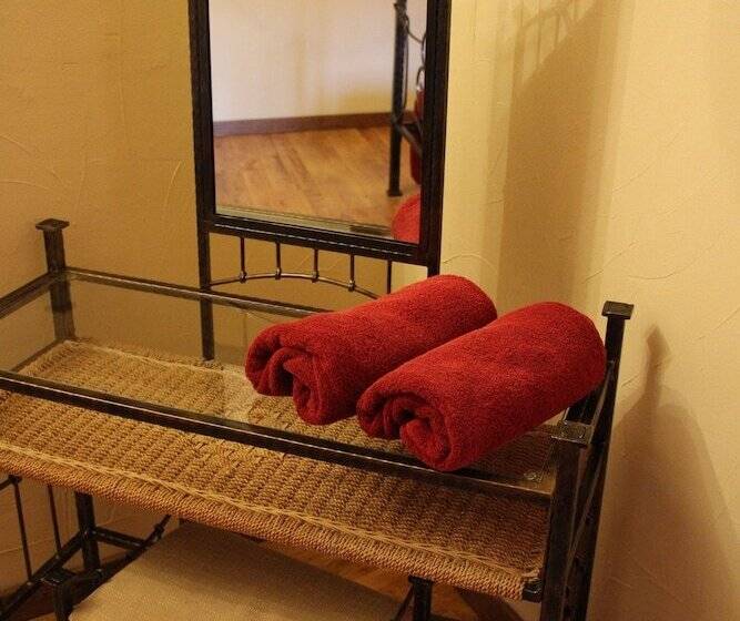 スイート(家族用), Domaine D Alcapies