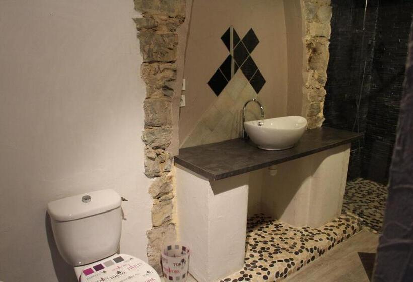 コンフォートルーム, Domaine D Alcapies