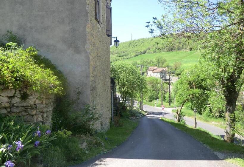 スイート(家族用), Domaine D Alcapies