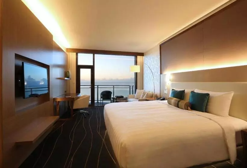 キングサイズベッドのスタンダードルーム, Dusit Thani Guam Resort