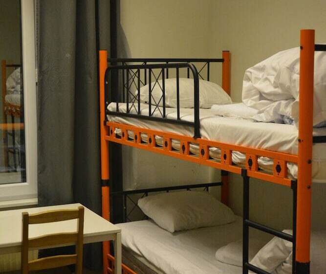 Номер Стандарт Четырехместный Совместный Санузел, Holiday Hostel