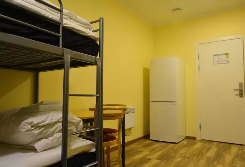 浴室共有スタンダード4人用ルーム, Holiday Hostel